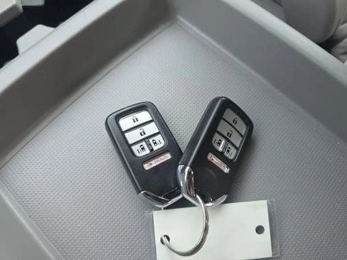 Used 2016 Honda Odyssey EX image 37