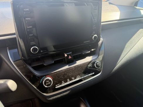 Used 2022 Toyota Corolla LE image 17