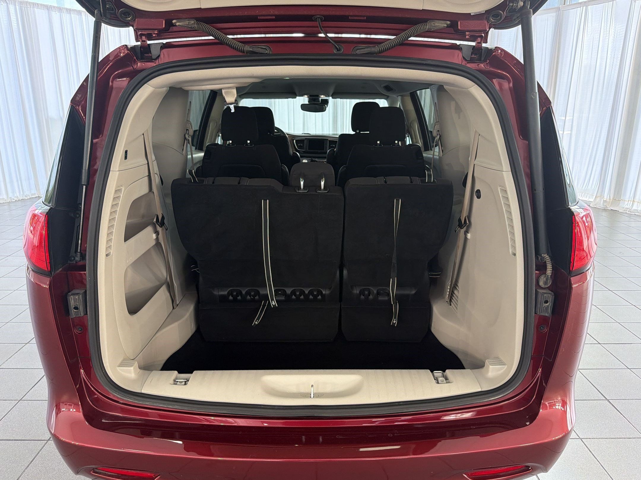 Used 2023 Chrysler Voyager LX FWD image 25