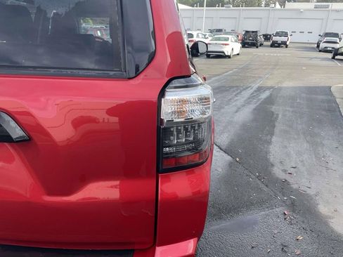 Used 2024 Toyota 4Runner TRD Off-Road Premium image 18