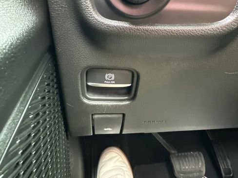 Used 2024 Jeep Grand Cherokee Altitude RWD image 27