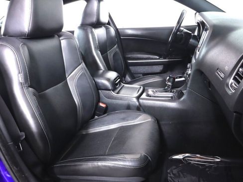 Used 2020 Dodge Charger SXT w/ Leather Interior Group RWD image 38