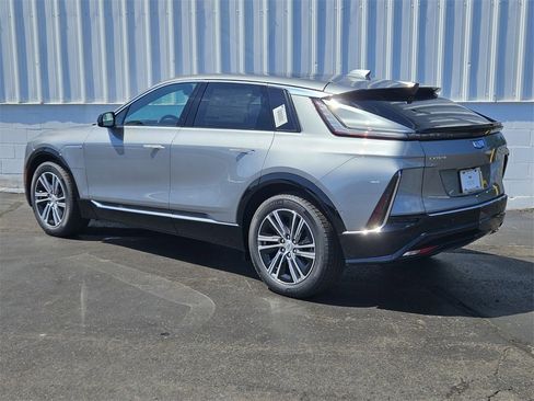 New 2025 Cadillac Lyriq Luxury image 5