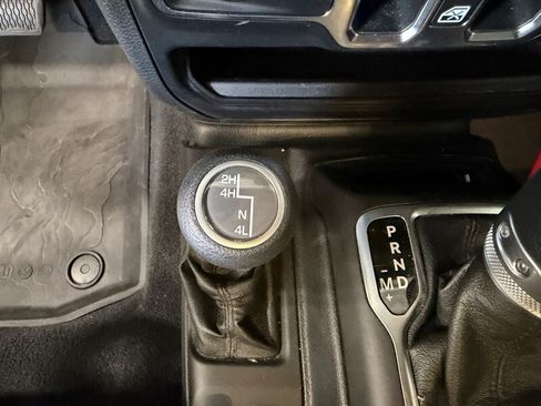 Used 2020 Jeep Gladiator Sport w/ Quick Order Package 24S AWD/4WD image 12