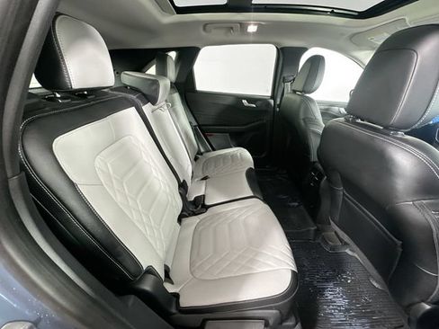 Used 2024 Ford Escape Platinum w/ Premium Technology Package AWD/4WD image 30