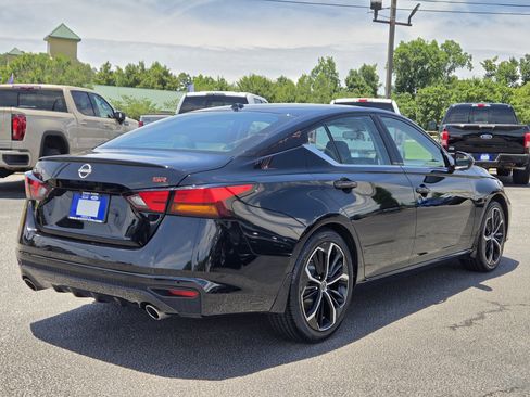 Used 2024 Nissan Altima 2.5 SR FWD image 8