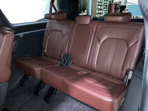 Used 2022 Ford Expedition Max Limited image 23