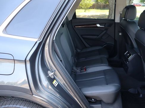 Used 2018 Audi Q5 2.0T Premium Plus w/ Premium Plus Package AWD/4WD image 21