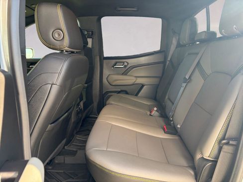 Used 2025 Chevrolet Colorado ZR2 w/ Technology Package image 13