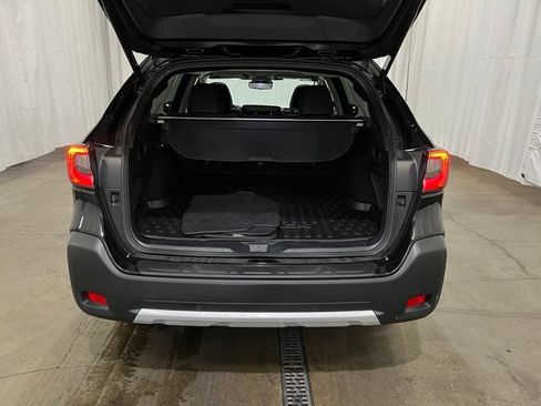 Used 2023 Subaru Outback Touring XT AWD/4WD image 11