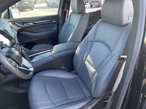 Used 2023 Buick Enclave Essence image 12