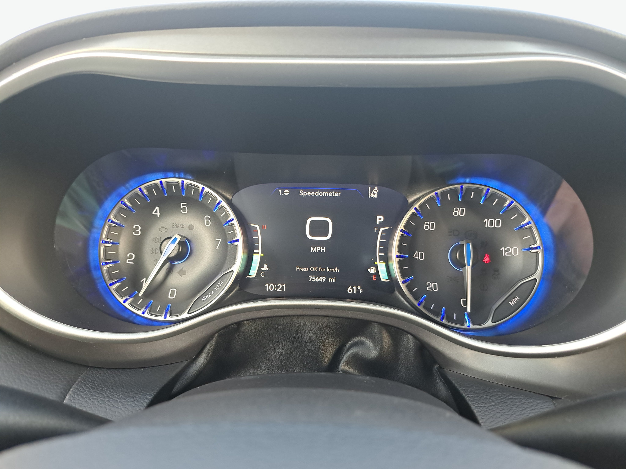 Used 2024 Chrysler Pacifica Touring-L FWD image 22