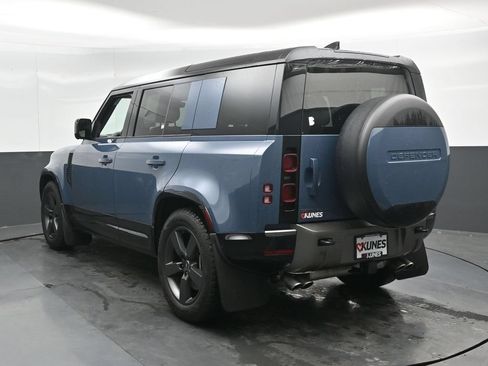 Used 2025 Land Rover Defender 110 X-Dynamic SE AWD/4WD image 9