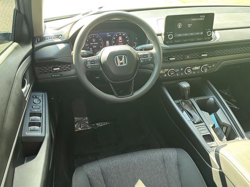Used 2025 Honda Accord SE image 17