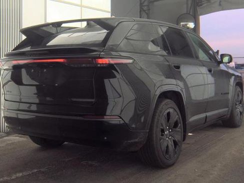 Used 2024 Jeep Wagoneer Launch Edition image 3