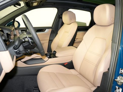 Certified 2026 Porsche Cayenne E-Hybrid AWD/4WD image 5