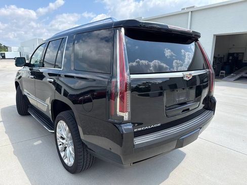 Used 2019 Cadillac Escalade Luxury AWD/4WD image 5