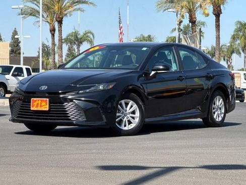 Used 2025 Toyota Camry LE FWD image 1