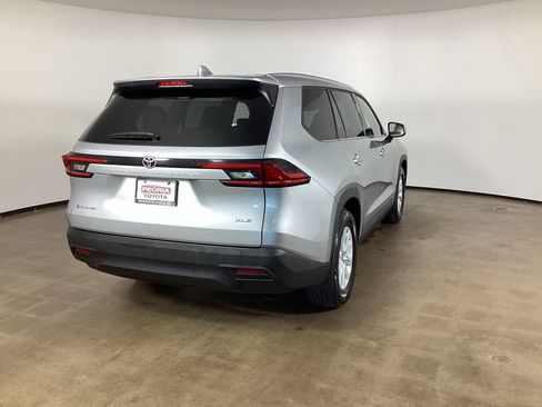 Used 2025 Toyota Grand Highlander AWD Hybrid image 5