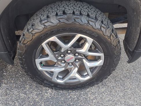 Certified 2024 GMC Sierra 1500 SLT AWD/4WD image 21