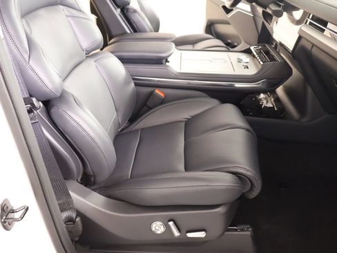 New 2026 Lincoln Navigator Premiere image 15