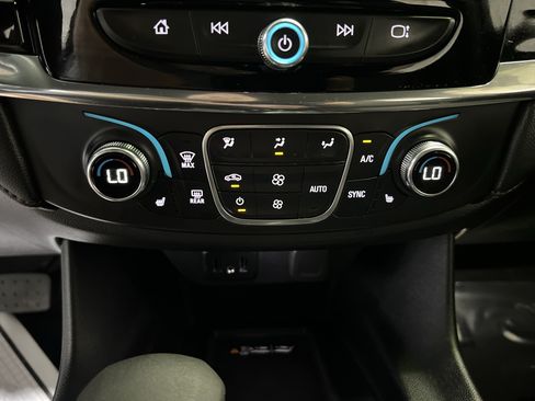 Certified 2023 Chevrolet Traverse LT FWD image 21