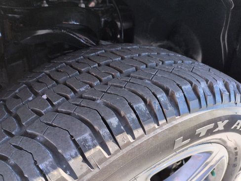 Used 2020 Ford F150 Lariat image 28