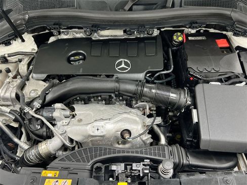 Used 2021 Mercedes-Benz GLA 250 4MATIC image 25