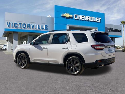 Used 2025 Honda Pilot Sport image 6