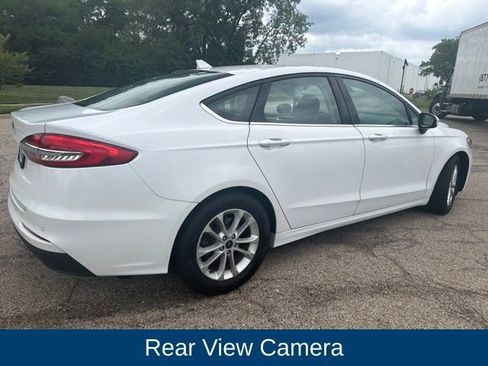 Used 2020 Ford Fusion SE FWD image 2