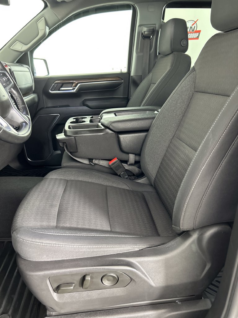 Used 2023 Chevrolet Silverado 1500 LT AWD/4WD image 13