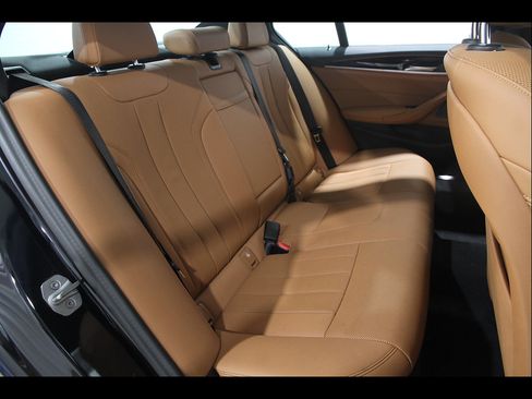 Used 2023 BMW 540i xDrive w/ M Sport Package AWD/4WD image 19