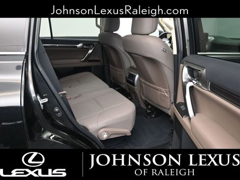 Used 2023 Lexus GX 460 Premium w/ Premium Package AWD/4WD image 10