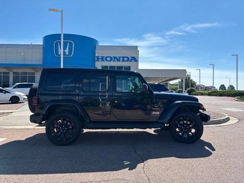 Used 2023 Jeep Wrangler Unlimited Sahara w/ Cold Weather Group AWD/4WD image 8