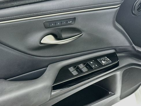 Used 2022 Lexus ES 300h w/ Premium Package FWD image 15
