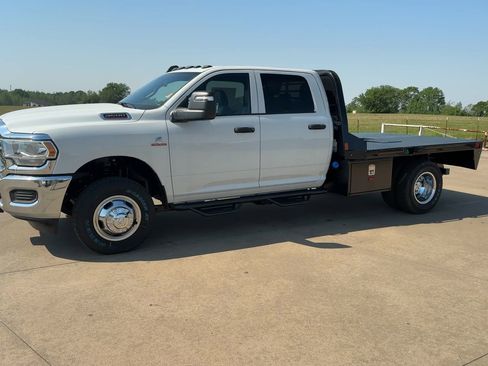 New 2024 RAM 3500 Tradesman w/ Chrome Appearance Group image 4