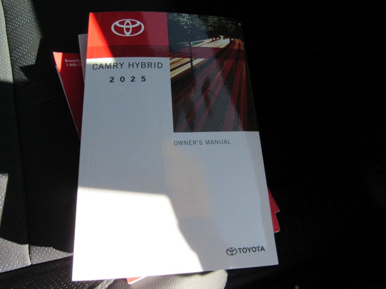 Used 2025 Toyota Camry XSE FWD image 39