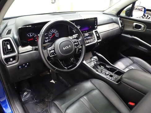 Used 2022 Kia Sorento EX w/ Panoramic Sunroof Package image 25