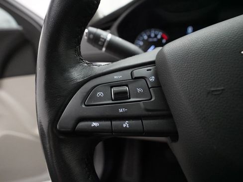 Used 2019 Cadillac XT4 Luxury w/ Cold Weather Package FWD image 17
