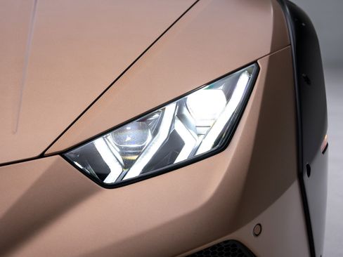 Used 2024 Lamborghini Huracan Sterrato image 14