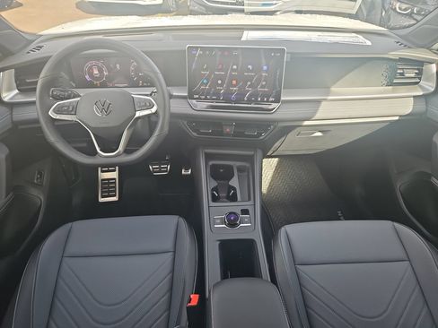 New 2026 Volkswagen Tiguan SE R-Line AWD/4WD image 22