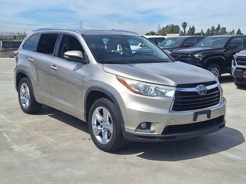 Used 2015 Toyota Highlander Limited Platinum image 3