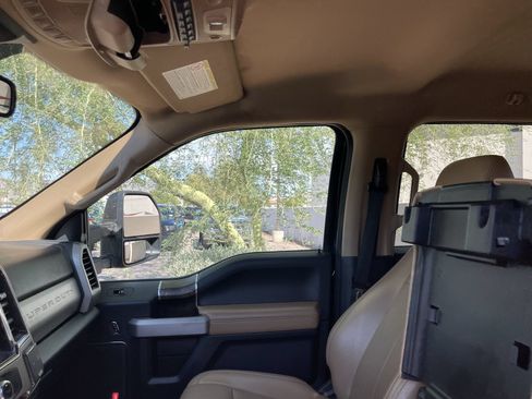 Used 2022 Ford F350 Lariat w/ FX4 Off-Road Package AWD/4WD image 7