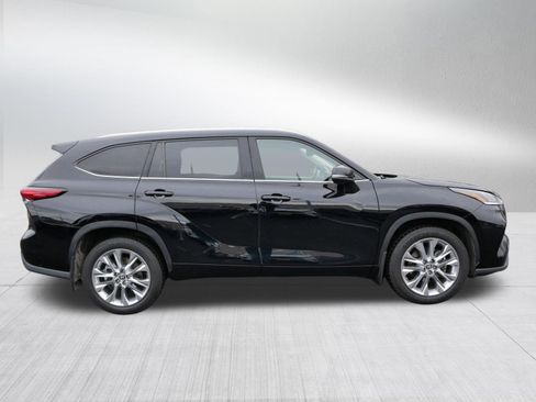 Used 2023 Toyota Highlander Limited image 8