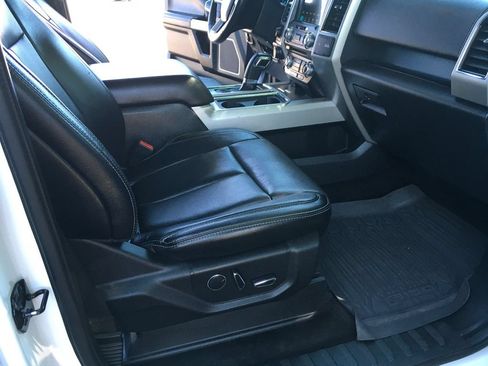 Used 2018 Ford F150 Lariat w/ Equipment Group 502A Luxury AWD/4WD image 33