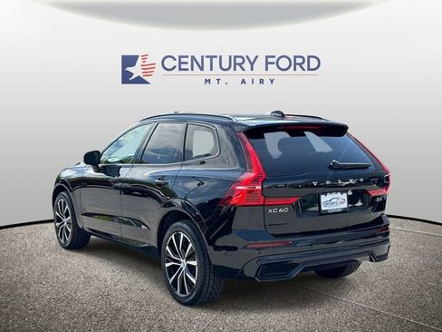 Used 2024 Volvo XC60 B5 Plus AWD/4WD image 4
