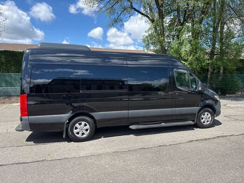 Used 2024 Mercedes-Benz Sprinter 2500 image 9