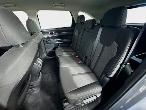 Certified 2023 Kia Sorento LX FWD image 20