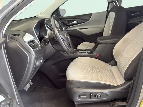 Used 2018 Chevrolet Equinox LT w/ Sun & Infotainment Package FWD image 22