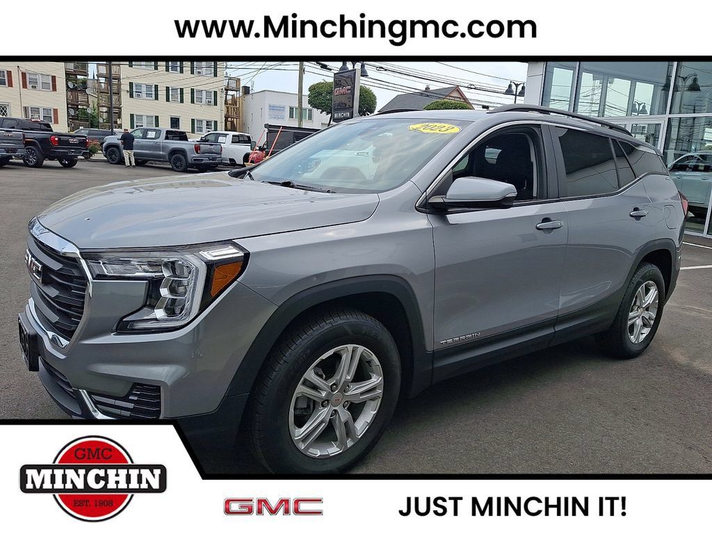 Certified 2023 GMC Terrain SLE w/ Driver Convenience Package AWD/4WD image 3